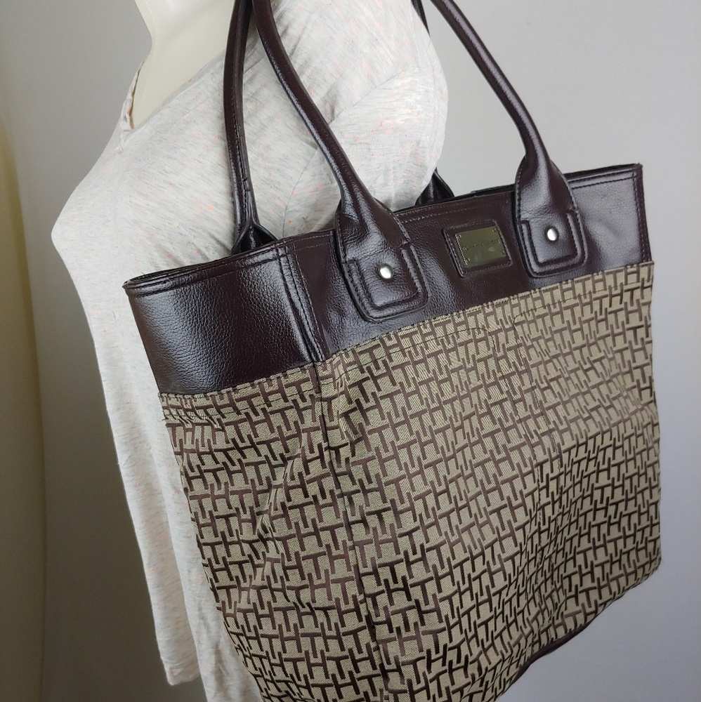 Authentic Tommy Hilfiger Purse